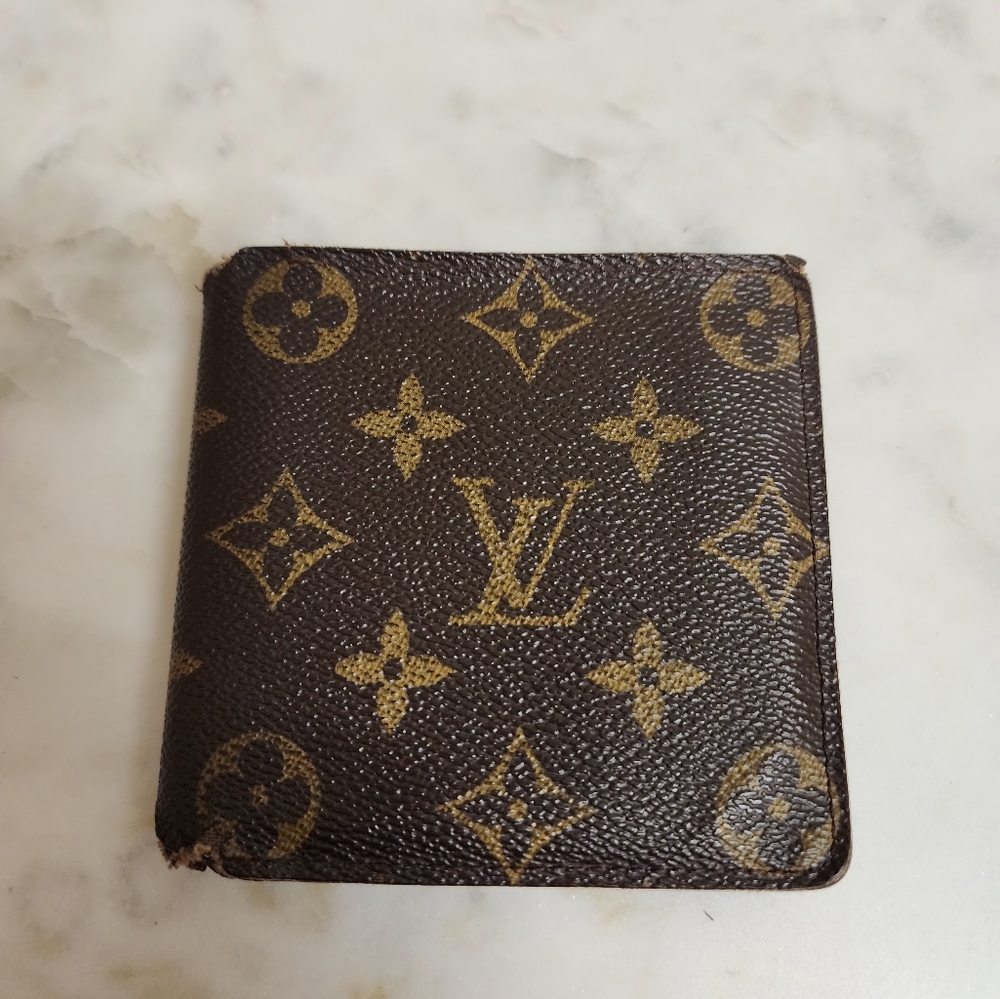 Authentic Louis Vuitton Monogram Wallet Pre-loved